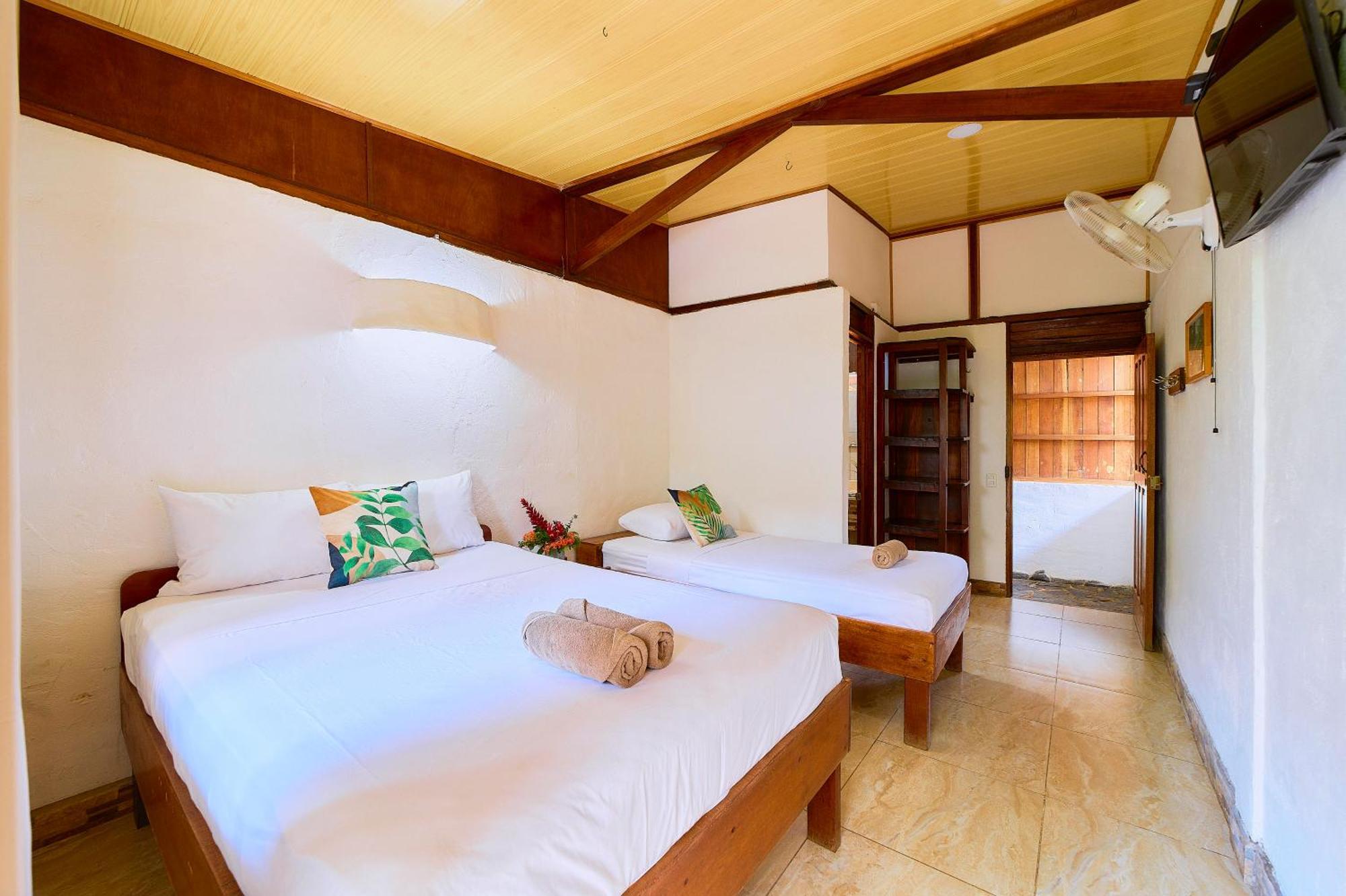 Cabinas Montesol Puerto Viejo de Talamanca Экстерьер фото