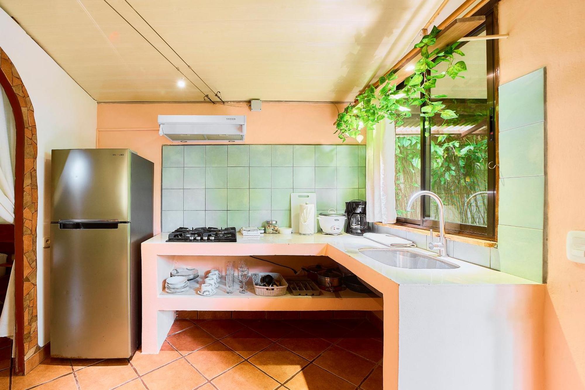 Cabinas Montesol Puerto Viejo de Talamanca Экстерьер фото